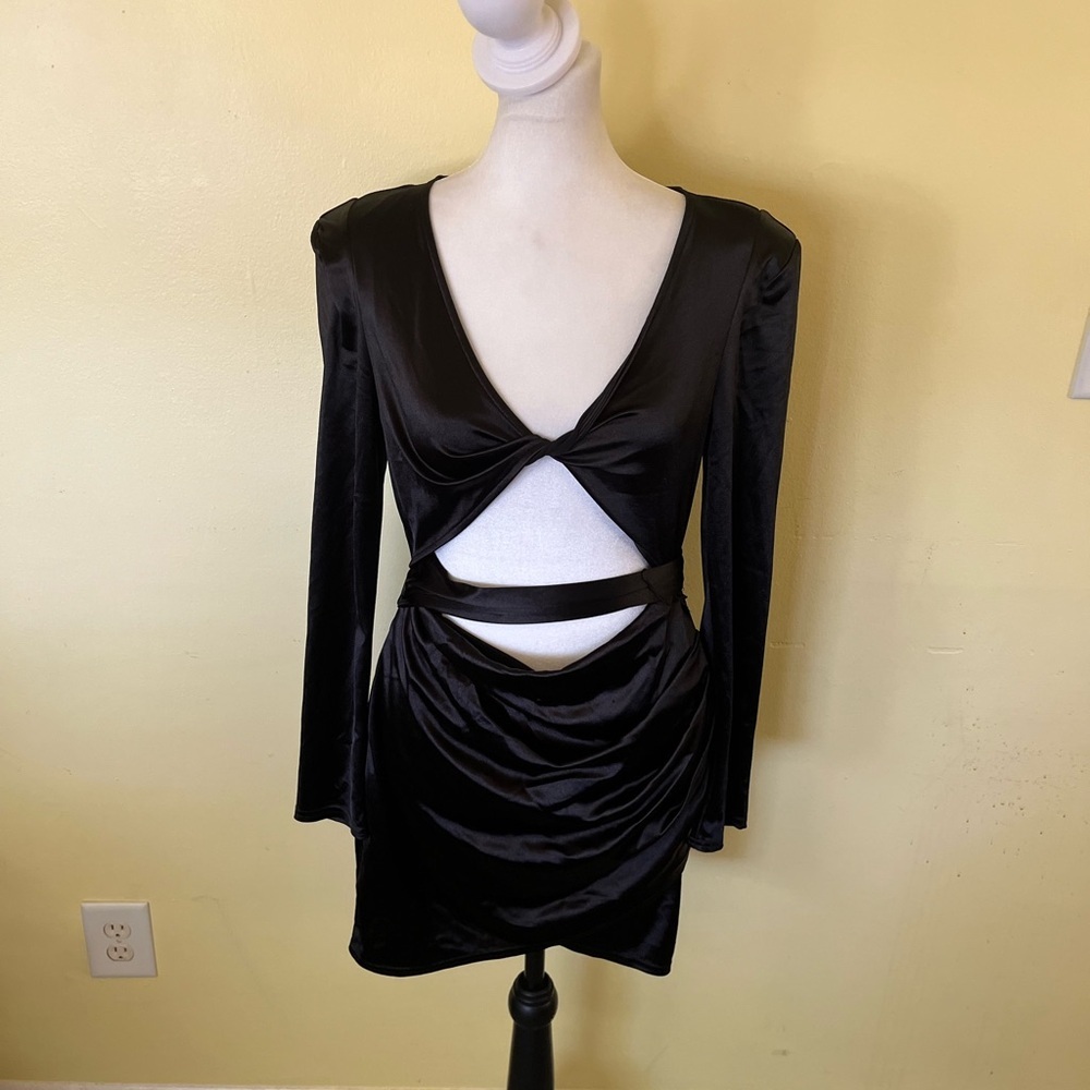 Better Be Black Cut-Out Long Sleeve Dress Size Medium - Picture 2 of 8